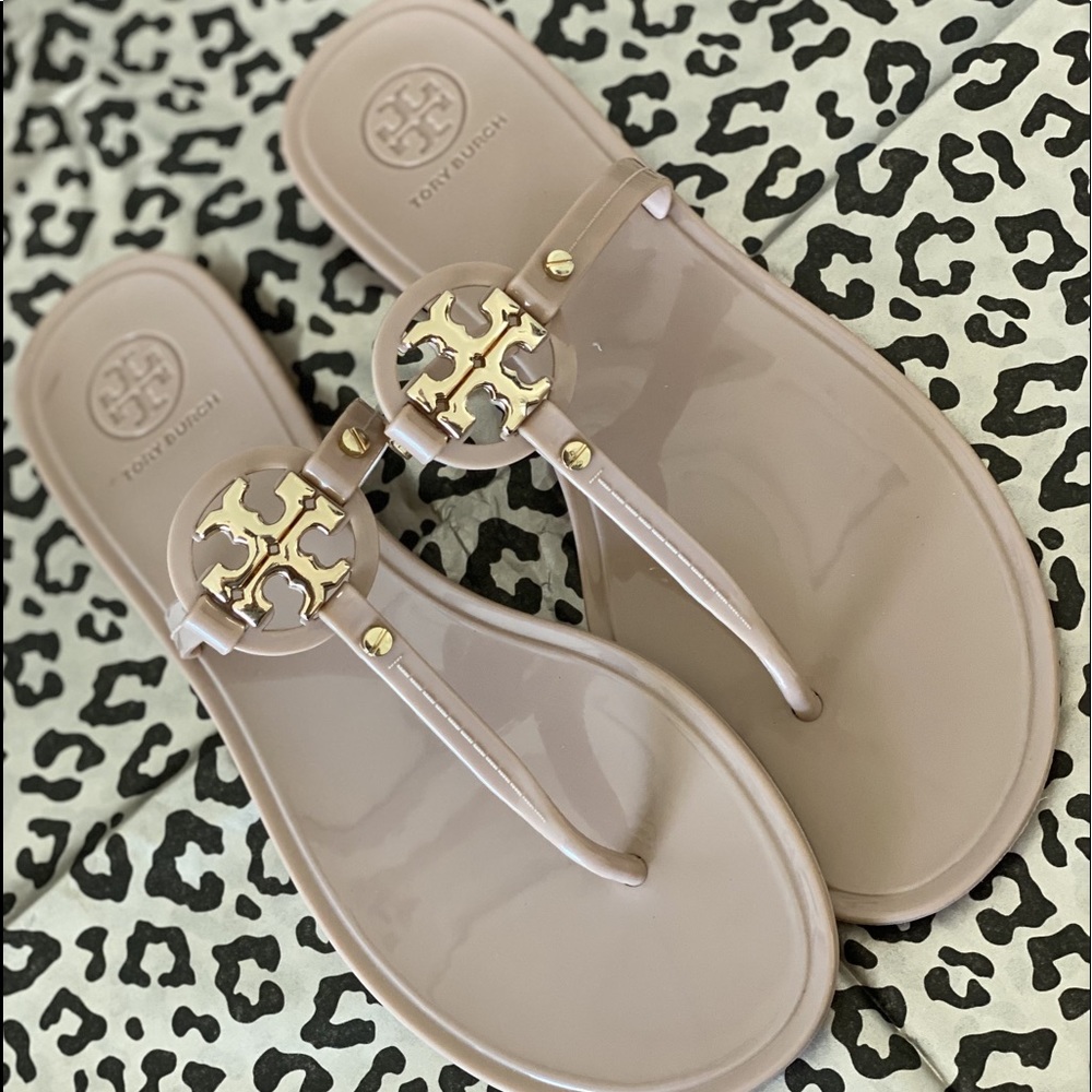 Don’t be jelly sandals : Nude